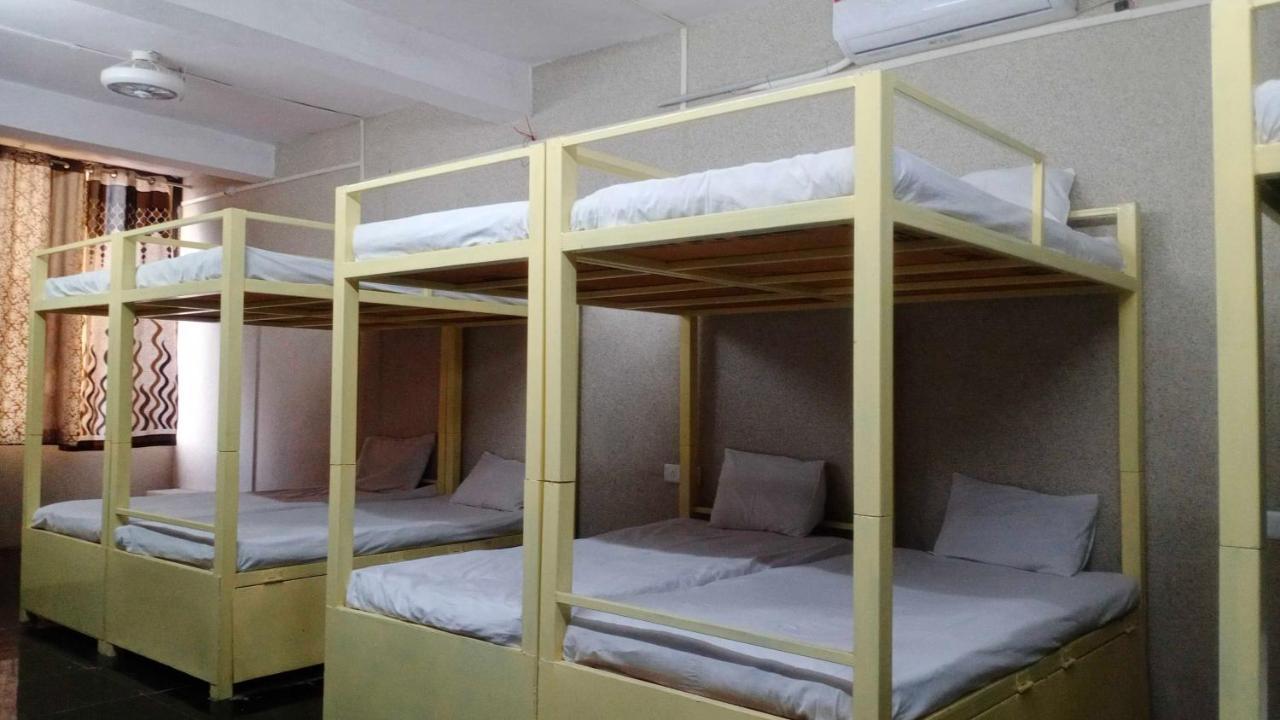 Hotel Mayura, Ankleshwar 外观 照片